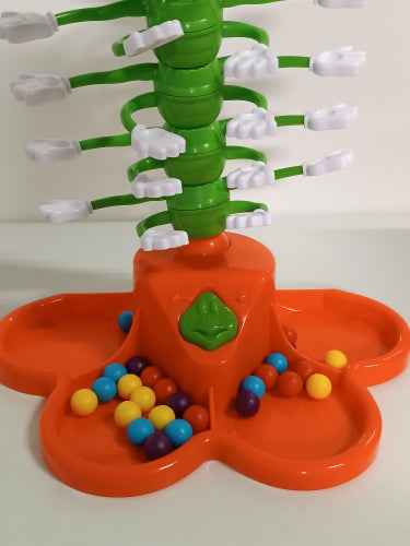 Ecost customer return Goliath Willi Wackel Wobbler Toy Fun Action Game Dancing Feet of Skill From