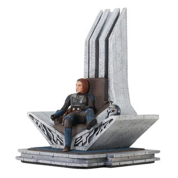 Star Wars: Mandalorian Bo-Katan on Throne Statue - 0