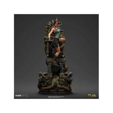 Tomb Raider Lara Croft Deluxe 1:10 Scale Statue