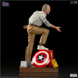 Stan Lee Deluxe 1:10 Scale Statue - 0