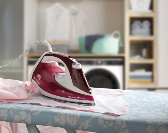 Gorenje | Fer à vapeur | SIH2200RBC | Fer à vapeur | 2200 W | Réservoir d'eau : 280 ml | Vapeur continue : 30 g/min | Rouge/Blanc