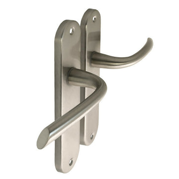 2 poignées de porte sur plaque RHAPSODIE, Sans trou pour pièce à vivre, Finition zamak nickel mat, Entraxe 165 mm
