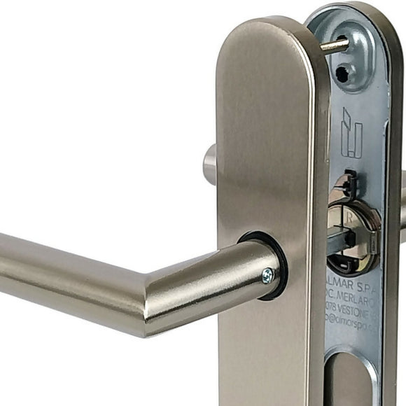 2 poignées de porte universelles Dualfit sur plaque ronde BRUNELLA, Sans trou pour pièce à vivre, Finition Acier nickel mat bi-entraxe 165-195