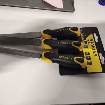 Retour client Ecost Stanley 022464 Ensemble de limes comprenant 1/2 ronde/plate/3 carrée (3 pièces)