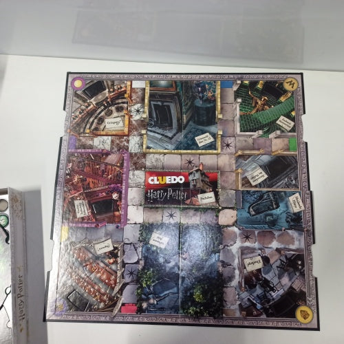 Retour client Ecost Cluedo Editions Jeu de société Harry Potter (version allemande)