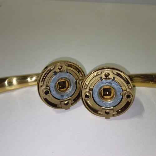 Retour client Ecost HOPPE 3066806 Poignée Roissy sur rosace ronde, laiton poli, bouton WC,