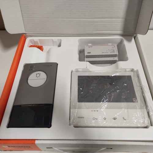 Retour client Ecost Kit interphone vidéo WLAN 2 fils Flex One Bticino 363911, classe 300X13E avec 7 pouces