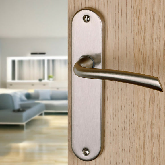 2 poignées de porte sur plaque RHAPSODIE, Sans trou pour pièce à vivre, Finition zamak nickel mat, Entraxe 165 mm
