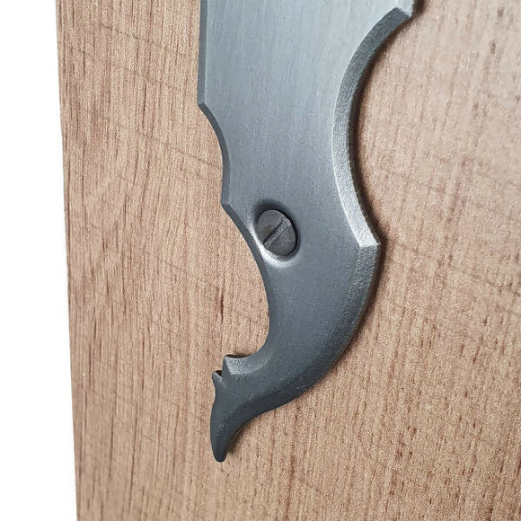 2 poignées de porte sur plaque CELTIQUE, Sans trou pour pièce à vivre, Finition acier aspect fer forgé patiné, Entraxe standard 195 mm