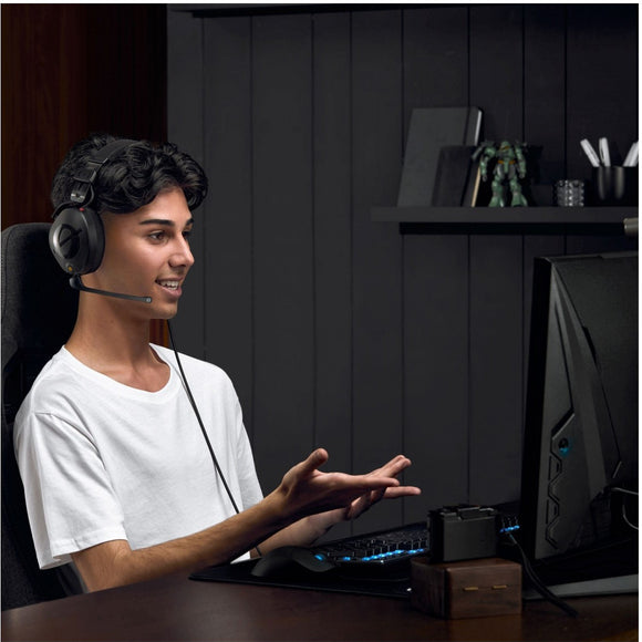 RØDE NTH-100m - professional closed headphones with RØDE NTH-MIC microphone