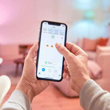 BEC smart LED Philips, soclu E14, putere 4.9W, forma lumanare, lumina multicolora, alimentare 220 - 240 V, "000008718699787097" (timbru verde 0.45 lei)