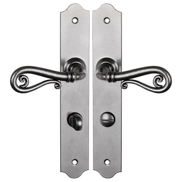 2 poignées de porte sur plaque fine NOBLE, Verrou condamnation pour salle de bain/WC, Finition fer patiné gris, Entraxe 195 mm