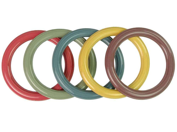 Jeu artisanal de lancer de bouteilles avec cerceau et points