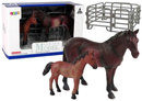 Lot de 2 figurines Cheval avec poulain et stylo