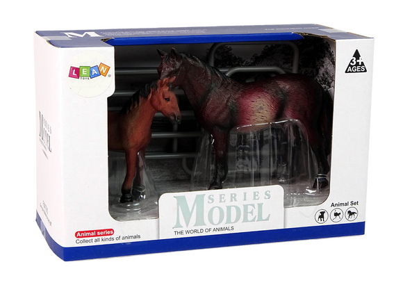 Lot de 2 figurines Cheval avec poulain et stylo