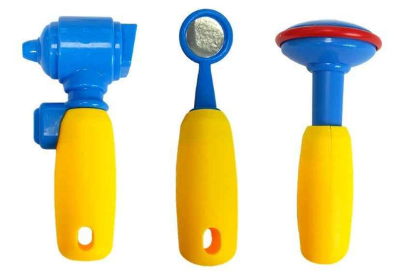 Coffret de médecin dans une mallette avec accessoires