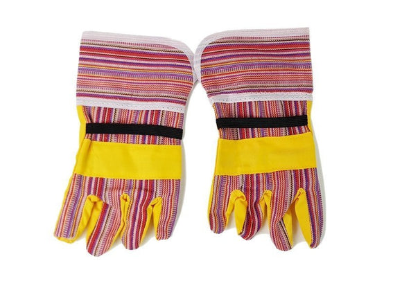 Ensemble d'outils, scie avec piles, casque, gants et lunettes de sécurité