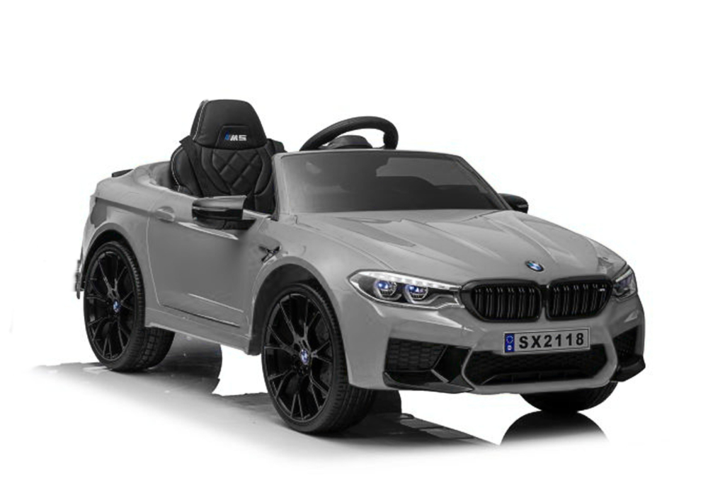 Voiture électrique bmw m5 peinte en argent