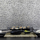 Panneau mural 3D Profhome 3D 705048 Lamina Crosshatch Silver Panneau décoratif gaufré avec un dessin abstrait brillant argent 1,7 m2