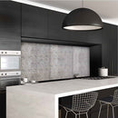 Panneau mural 3D Profhome 3D 705048 Lamina Crosshatch Silver Panneau décoratif gaufré avec un dessin abstrait brillant argent 1,7 m2