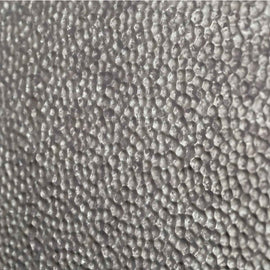 Panneau mural 3D Profhome 3D 705048 Lamina Crosshatch Silver Panneau décoratif gaufré avec un dessin abstrait brillant argent 1,7 m2