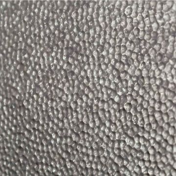 Panneau mural 3D Profhome 3D 705048 Lamina Crosshatch Silver Panneau décoratif gaufré avec un dessin abstrait brillant argent 1,7 m2