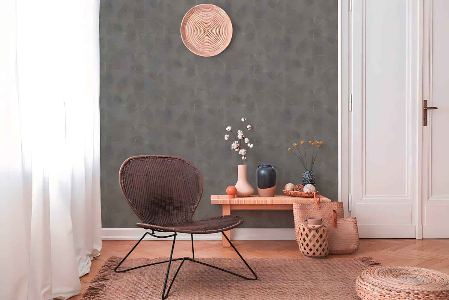 Papier peint à motifs graphiques Profhome 379004-GU papier peint intissé légèrement texturé avec un dessin graphique brillant noir or gris 5,33 m2