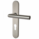 2 poignées de porte universelles Dualfit sur plaque ronde BRUNELLA, Trou de cylindre - entrée - bureau - service, Finition Acier nickel mat bi-entraxe 165-195