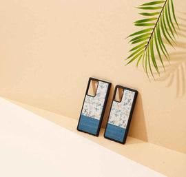 Coque MAN&WOOD pour Galaxy Note 20 fleur bleue noire