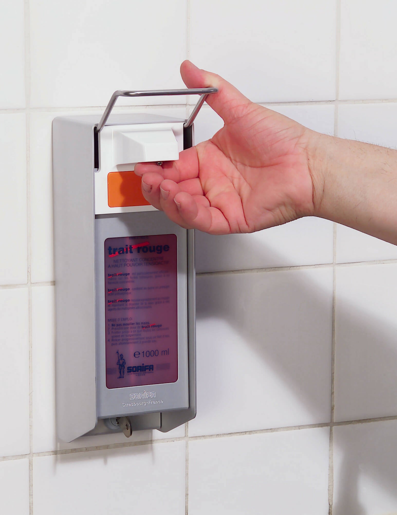 SORIFA - Set of 2 - Robust, ergonomic, lockable metal wall dispenser for 1L SORIFA brand bottle - For gels and liquid soaps.
