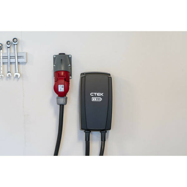 Njord GO Typ 2 tragbares Ladegerät mit rotem CEE-Stecker – 16 A dreiphasig